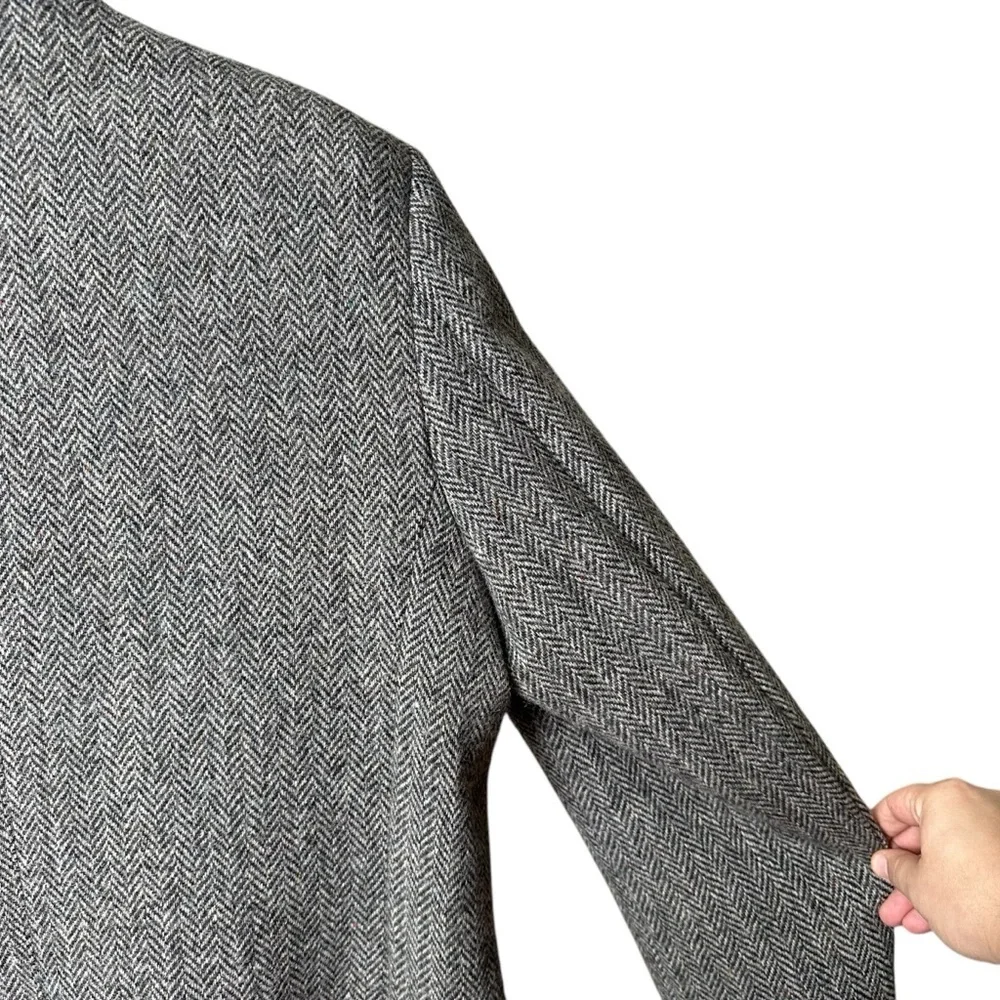 Vintage Adams Row Harris Tweed Size Large Herringbone Gray Wool Blazer